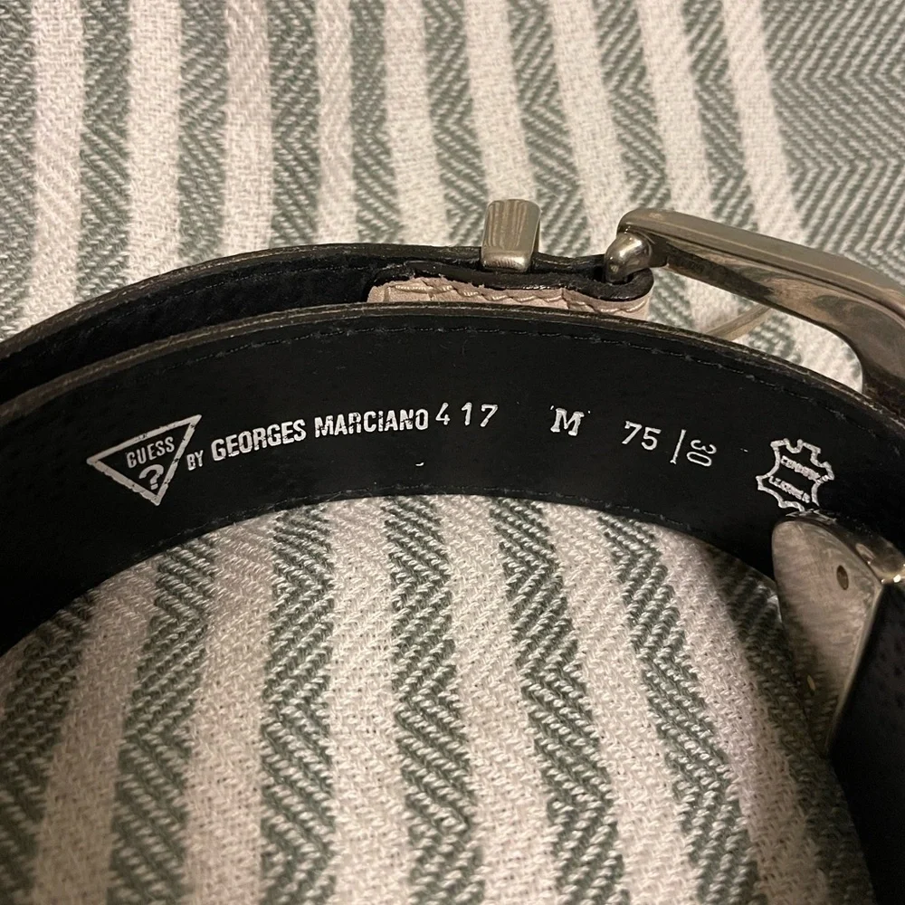 Guess White and‎ Black Leather Belt with Silver Buckle and Accents Size M (30)